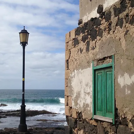 La Piedra Directo En Playa La Oliva
